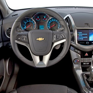Замена акустики и штатного головного устройства в Chevrolet Cruze (от 2013 года)